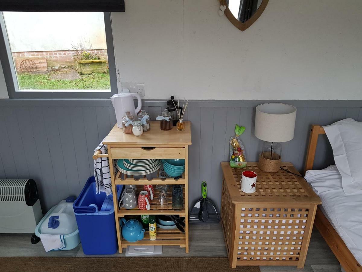 Acorn Camping And Caravan Park Лантуит Мейджър Екстериор снимка