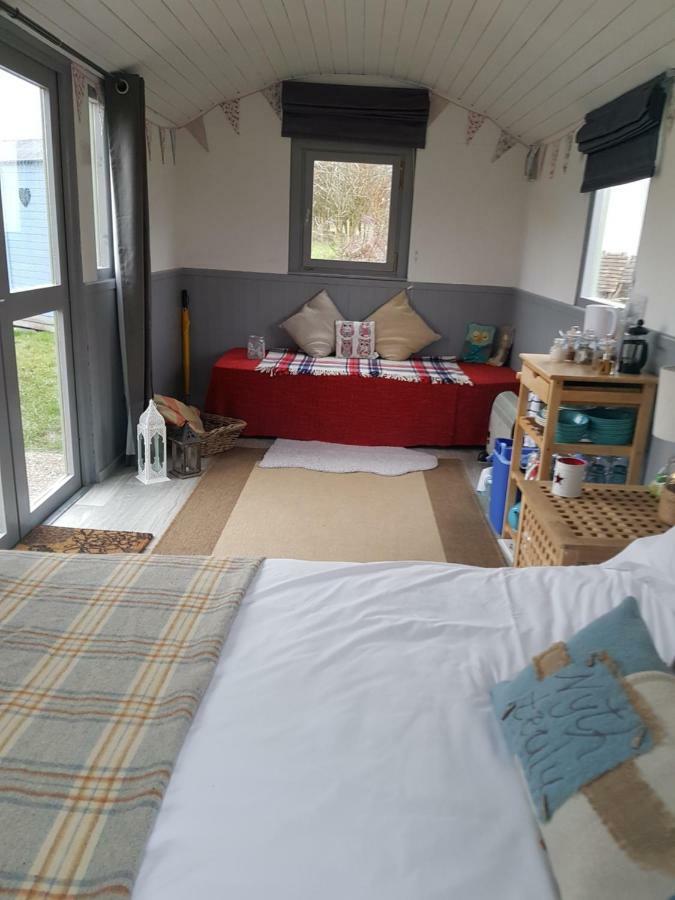 Acorn Camping And Caravan Park Лантуит Мейджър Екстериор снимка