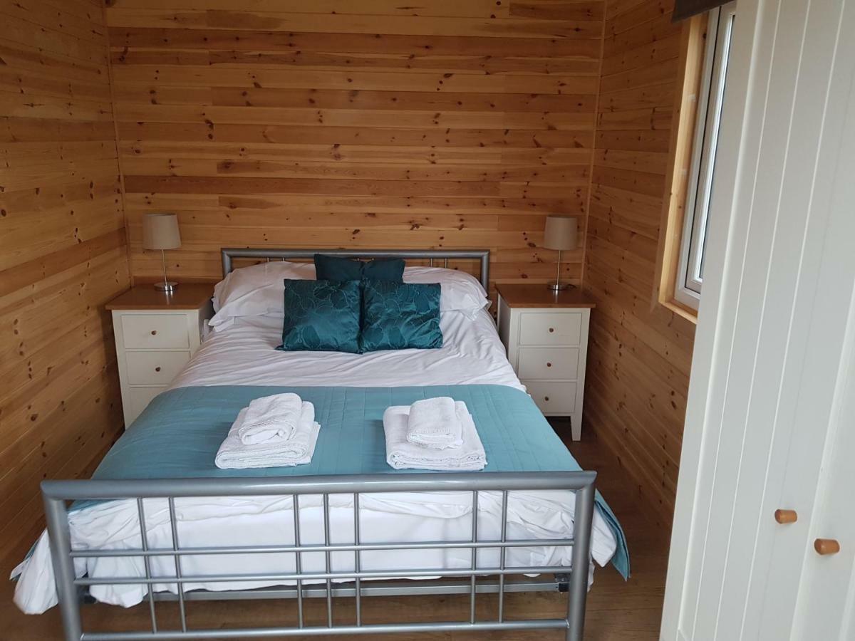 Acorn Camping And Caravan Park Лантуит Мейджър Екстериор снимка