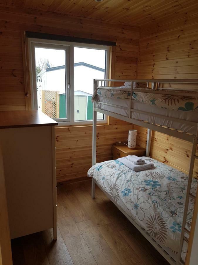 Acorn Camping And Caravan Park Лантуит Мейджър Екстериор снимка