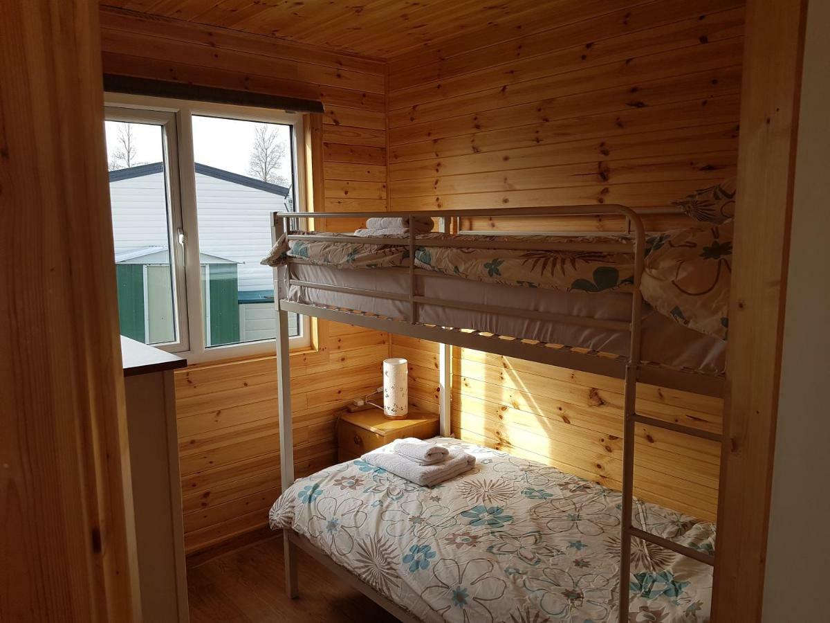 Acorn Camping And Caravan Park Лантуит Мейджър Екстериор снимка