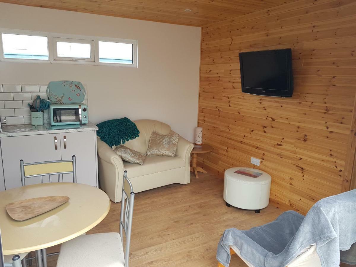 Acorn Camping And Caravan Park Лантуит Мейджър Екстериор снимка