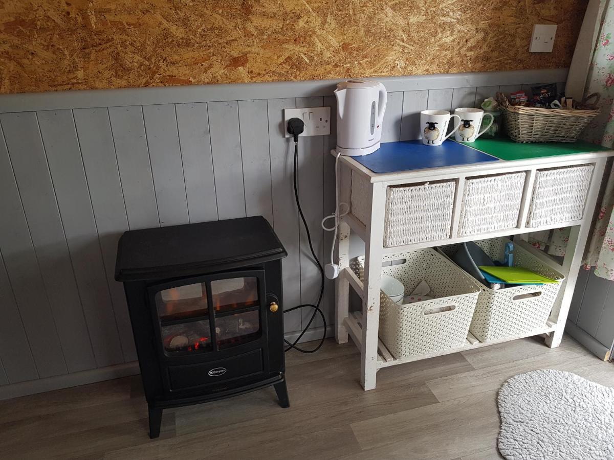 Acorn Camping And Caravan Park Лантуит Мейджър Екстериор снимка